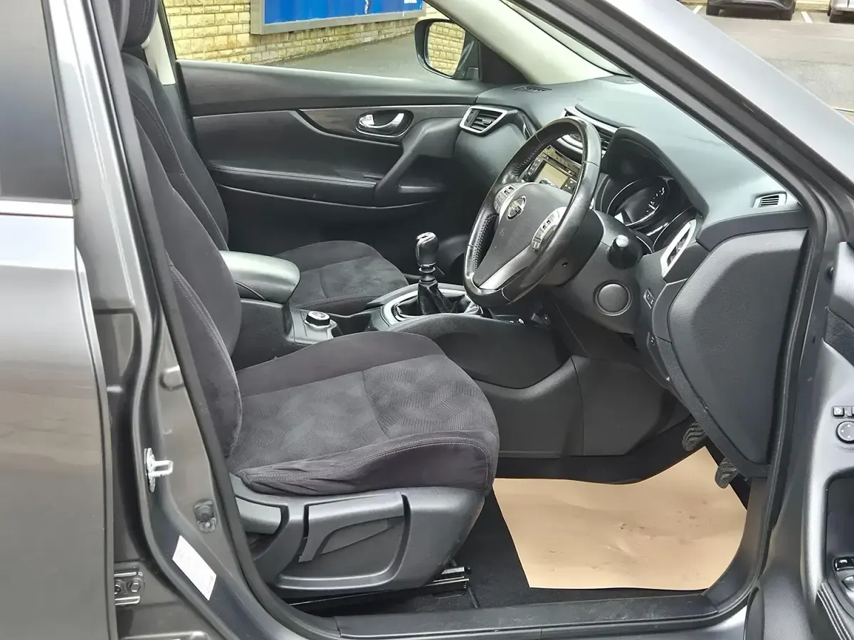 Used Nissan X-Trail N-Vision 130 HP (95 kW) 2017 Grey SUV