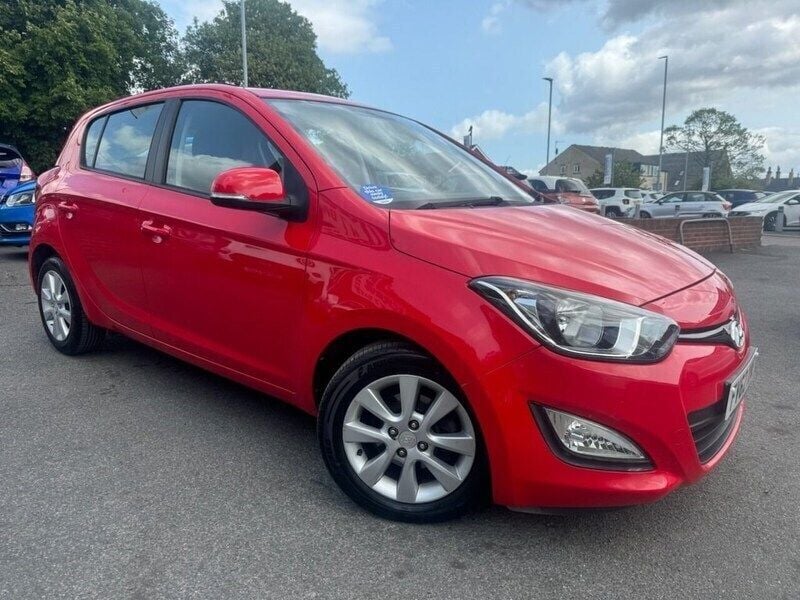 Red Used 2012 Hyundai i20 Active Hatchback | £4,500 (Fair price) - Image 1/4