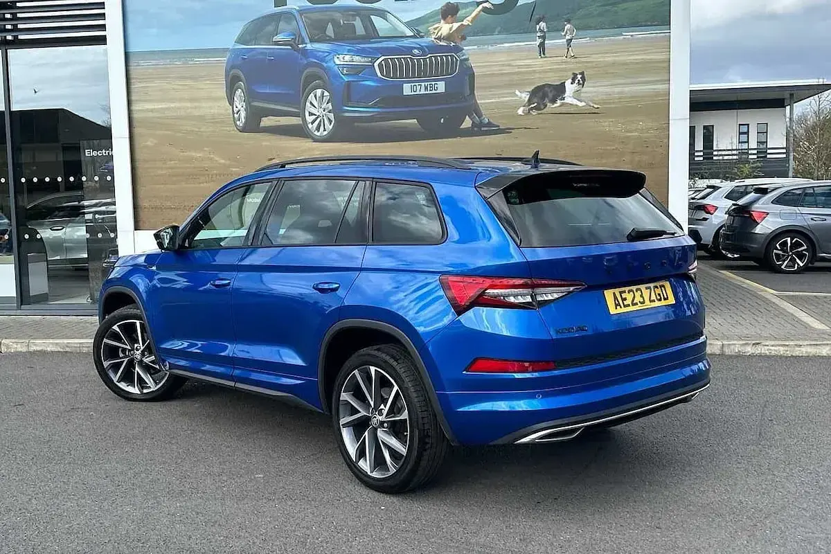 Used Skoda Kodiaq SportLine 150 HP (110 kW) 2023 Race blue metallic SUV