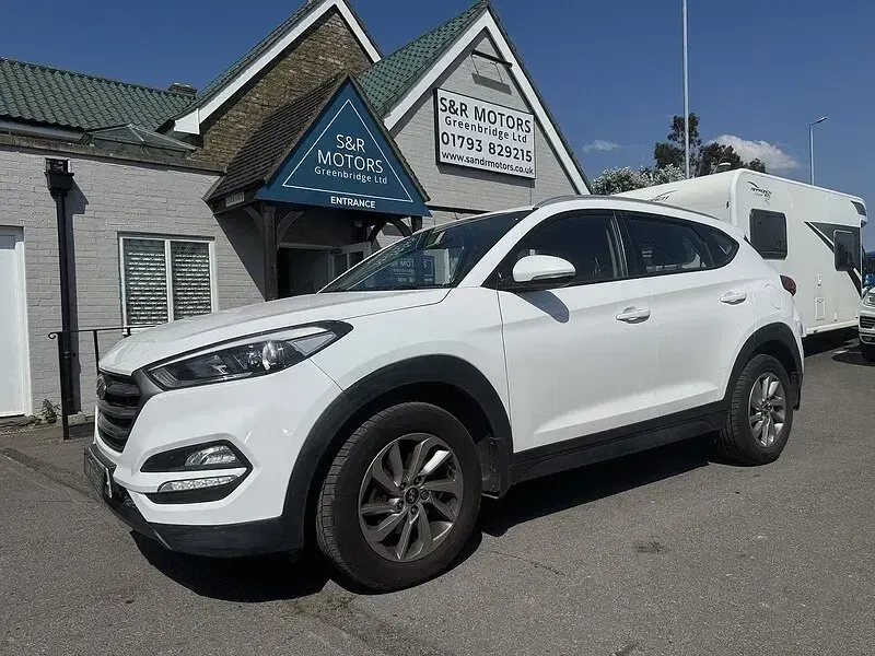 Used Hyundai Tucson SE 116 HP (85 kW) 2015 White SUV