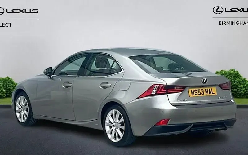 Used Lexus IS300h Luxury Line 223 HP (164 kW) 2016 Sedan