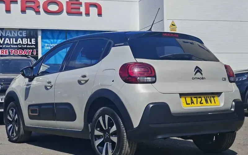 Usado Citroën C3 PureTech 83 HP (61 kW) 2023 Castanho Citadino