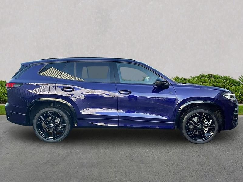 Used VW Touran R-line 272 HP (200 kW) 2025 Mauve/purple MPV