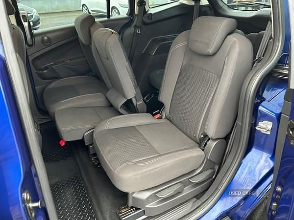 Used Ford Grand C-Max Zetec 120 HP (88 kW) 2016 Blue MPV