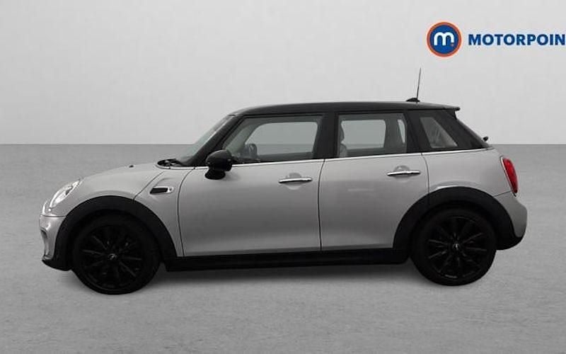 Used Mini Cooper Hatch 136 HP (100 kW) 2017 Silver Hatchback