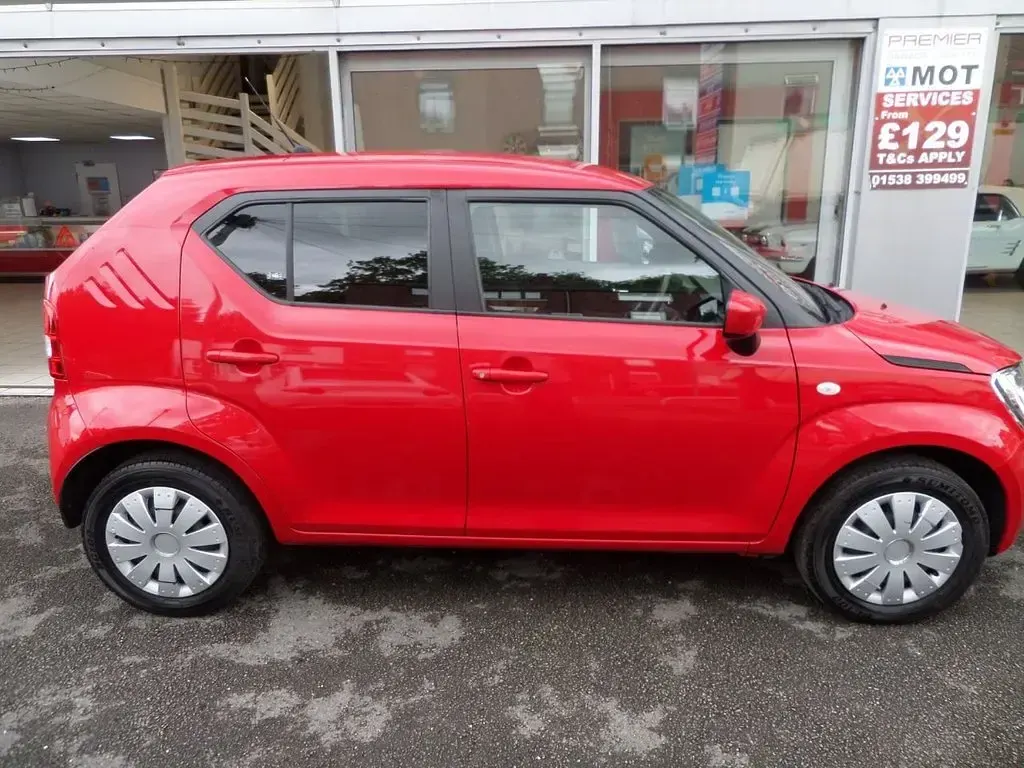 Used Suzuki Ignis SZ3 83 HP (61 kW) 2021 Red SUV