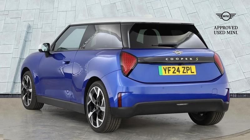 Used Mini Cooper SE Hatch 158 kW (215 HP) 2024 Blue Hatchback