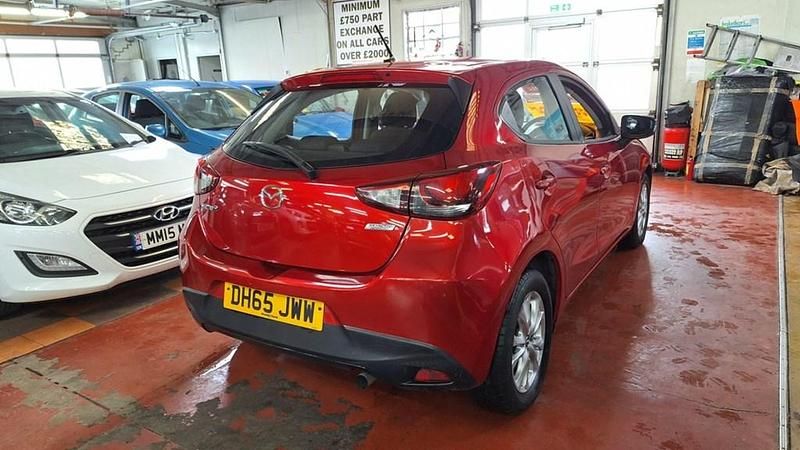 Usado Mazda 2 2016 Vermelho Citadino