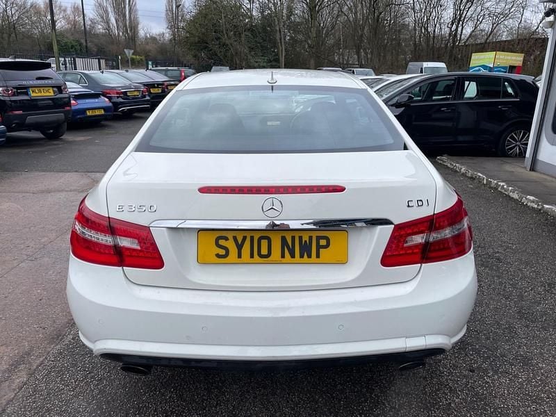 Begagnad Mercedes E350 2010 Vit Sportkupé