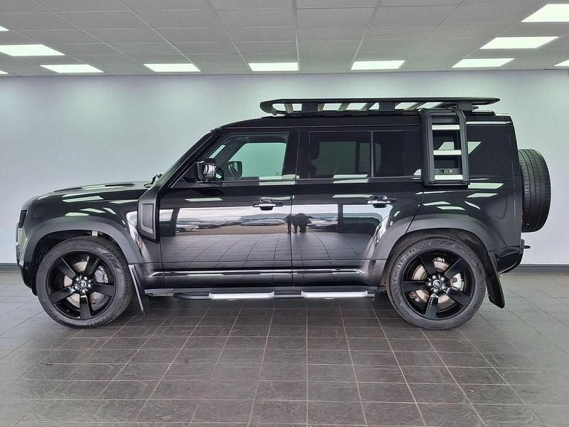 Usado Land Rover Defender HSE Dynamic 296 HP (217 kW) 2023 Preto SUV