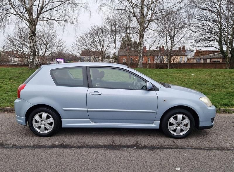Used Toyota Corolla 2005 Blue Hatchback