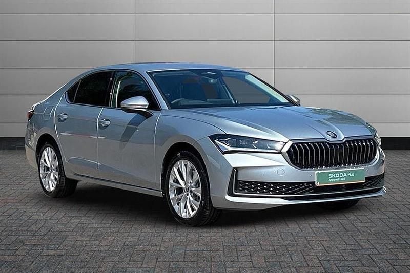 Pebble silver New 2025 Skoda Superb SE L Hatchback | £35,900 (Fair price) - Image 1/4