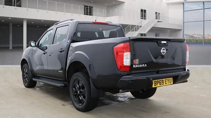 Used Nissan Navara N-Guard 190 HP (139 kW) 2019 Black Pickup