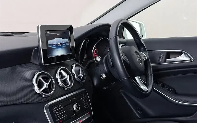 Usado Mercedes GLA200 Executive 156 HP (114 kW) 2019 Branco SUV