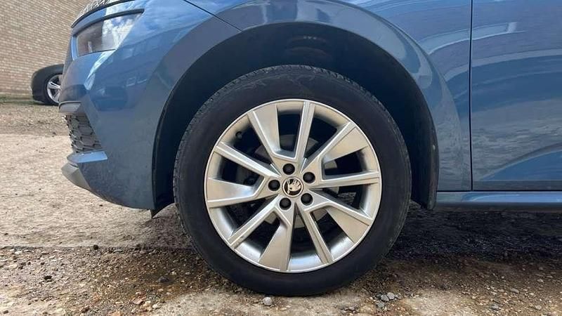 Used Skoda Kamiq SE 95 HP (69 kW) 2020 Titan blue metallic SUV