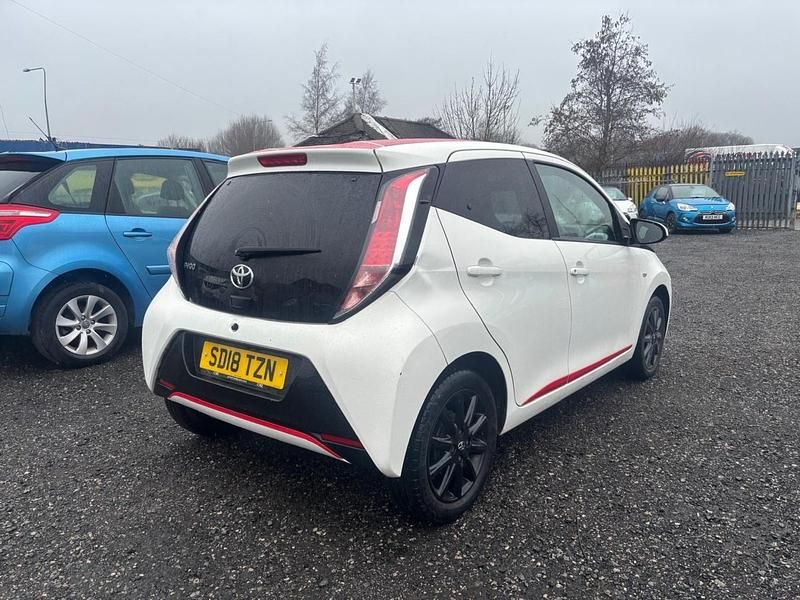 Used Toyota Aygo x-press 2018 White Hatchback
