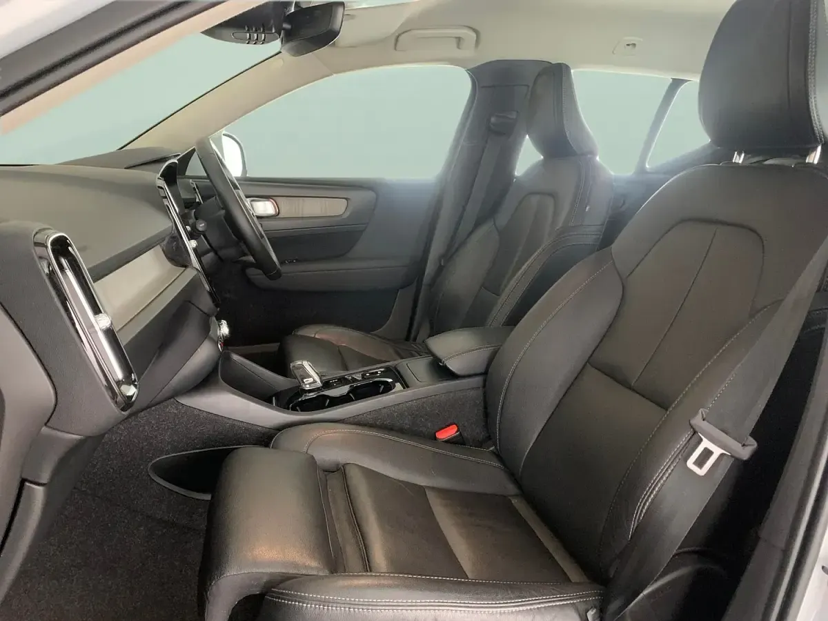 Used Volvo XC40 Inscription 2020 Silver SUV