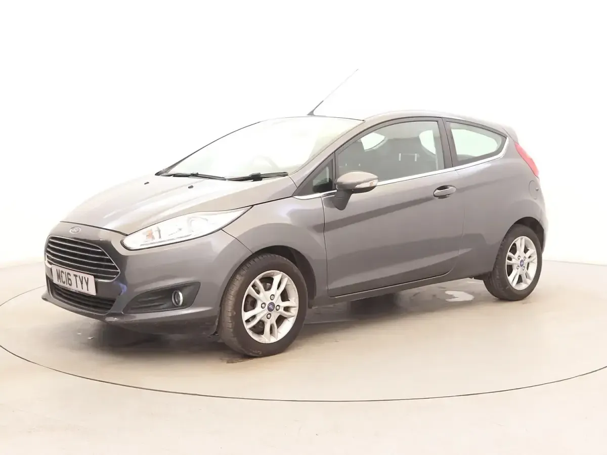 Used Ford Fiesta Zetec 82 HP (60 kW) 2016 Grey Hatchback