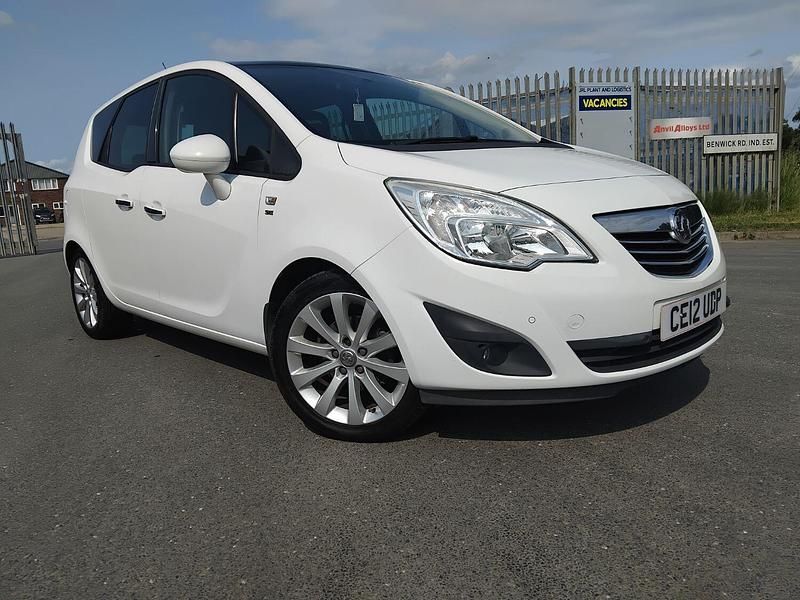 White Used 2012 Vauxhall Meriva MPV | £2,495 (Fair price) - Image 1/4