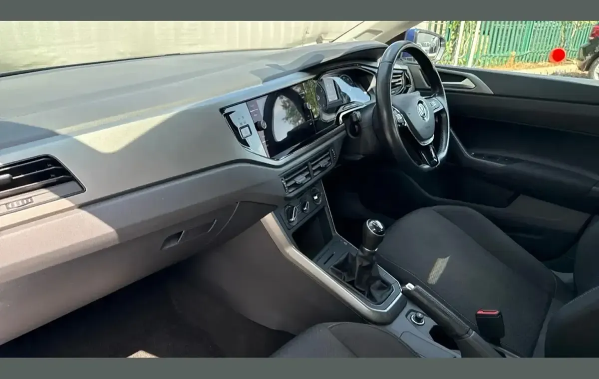 Used VW Polo SE 95 HP (69 kW) 2018 Blue Hatchback