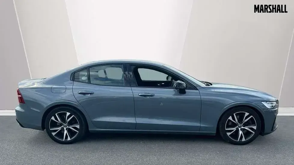 Used Volvo S60 R-Design 247 HP (181 kW) 2022 Grey Sedan