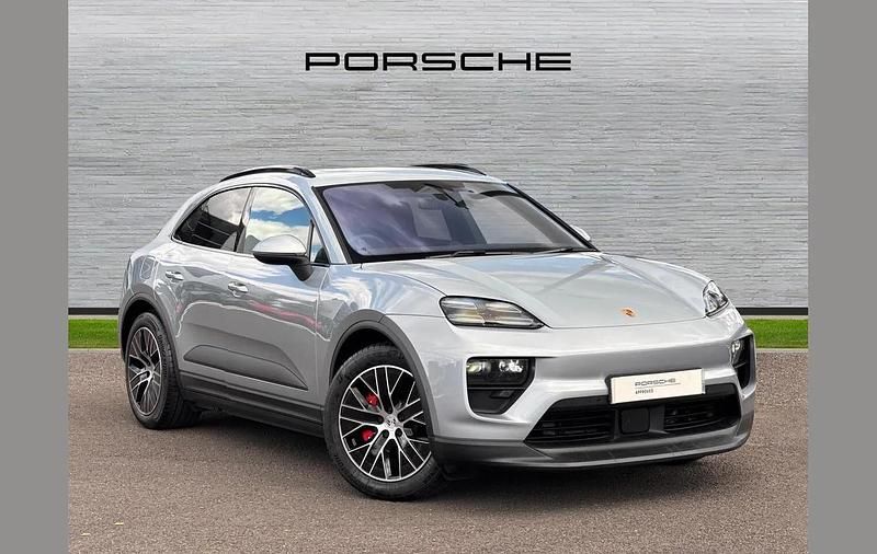 Silver Used 2025 Porsche Macan SUV | £73,900 (Good price) - Image 1/4