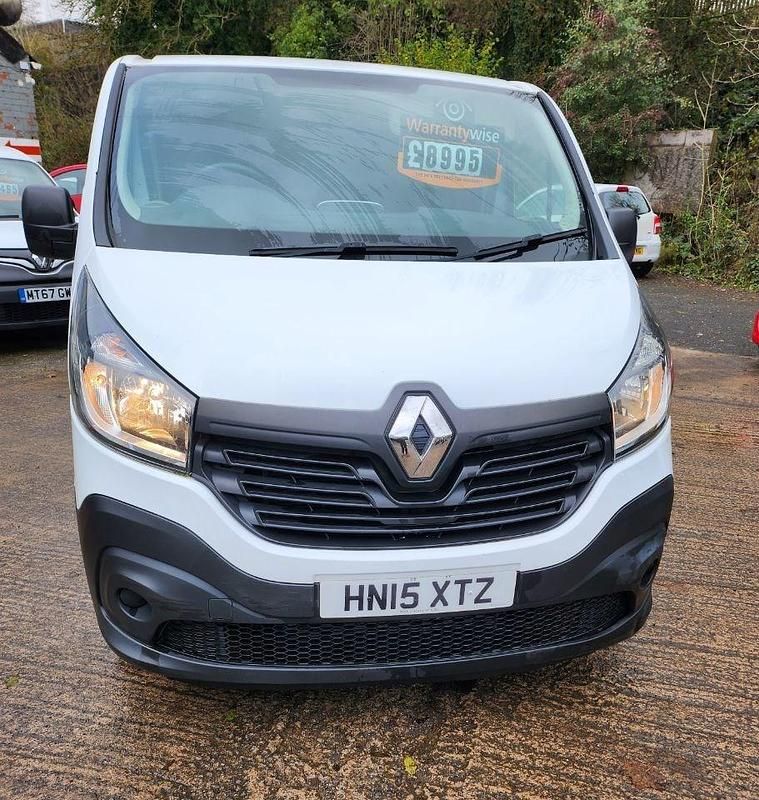 White Used 2015 Renault Trafic Business Van | £7,995 (Good price) - Image 1/4