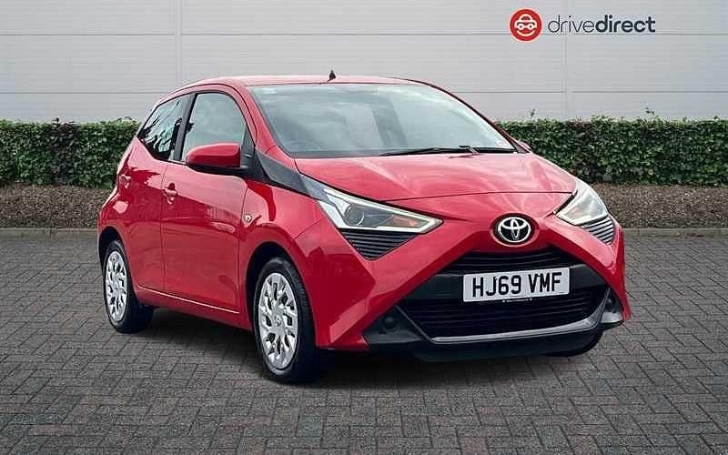 Red Used 2019 Toyota Aygo X-play Hatchback | £7,998 (Fair price) - Image 1/4