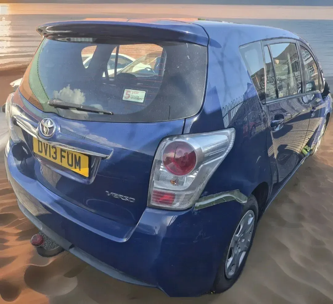 Used Toyota Verso Active 126 HP (92 kW) 2013 Blue MPV