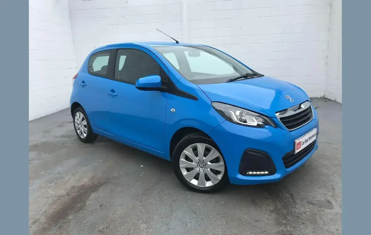 Used Peugeot 108 Active 67 HP (49 kW) 2017 Blue Hatchback