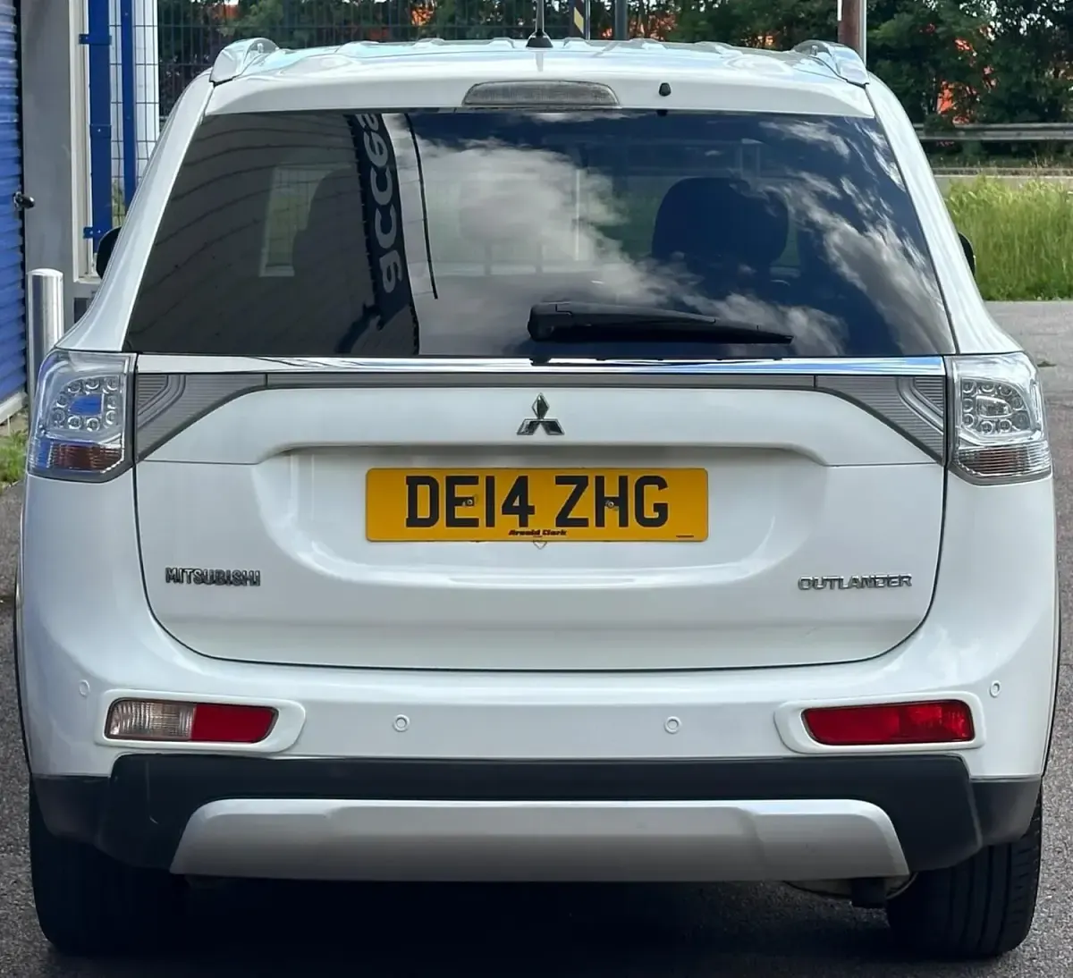 Used Mitsubishi Outlander 2014 White SUV