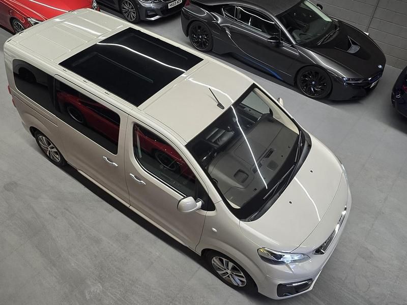 Used Peugeot Traveller Allure 2017 Beige MPV