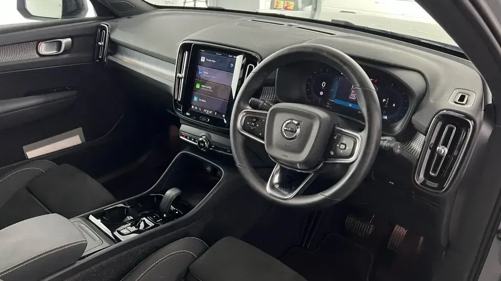 Used Volvo XC40 Plus 194 HP (142 kW) 2025 Grey SUV