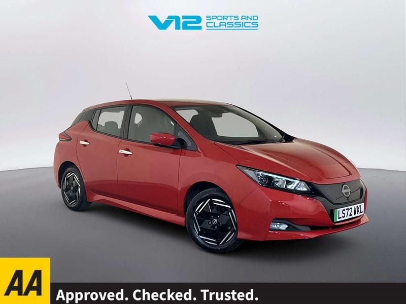 Usado Nissan Leaf Acenta 110 kW (150 HP) 2023 Vermelho Citadino