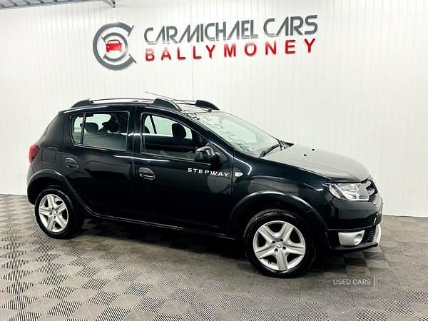 Black Used 2015 Dacia Sandero Lauréate Hatchback | £3,450 (Fair price) - Image 1/4