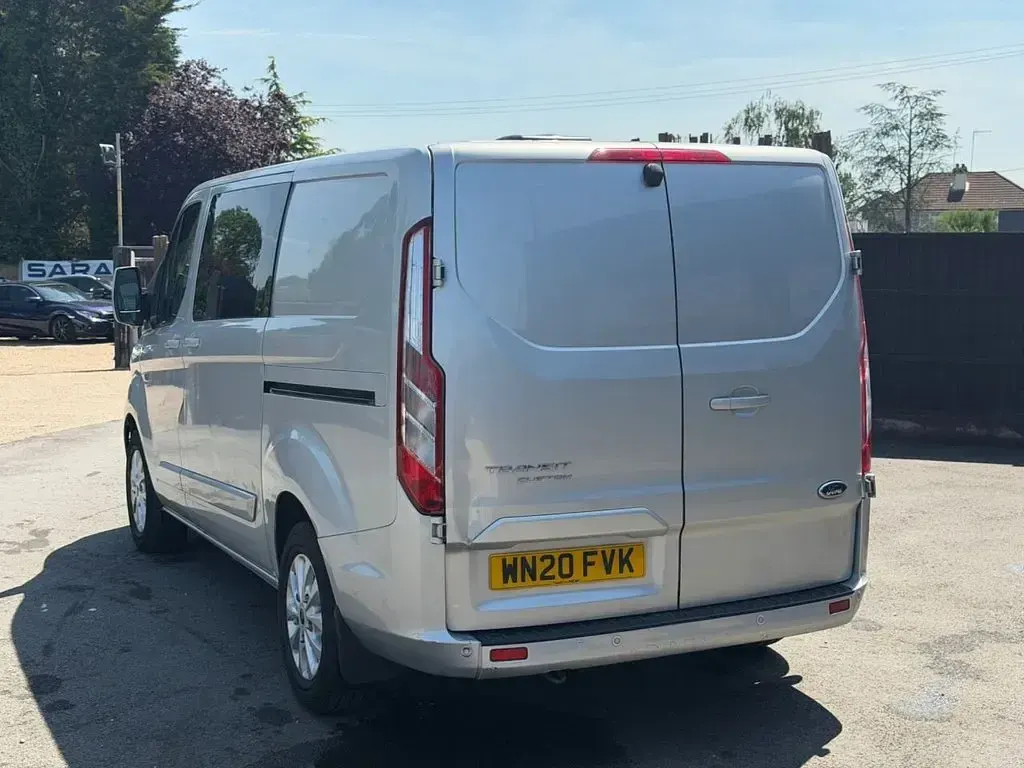Used Ford Transit Custom Limited 130 HP (95 kW) 2020 Silver Van