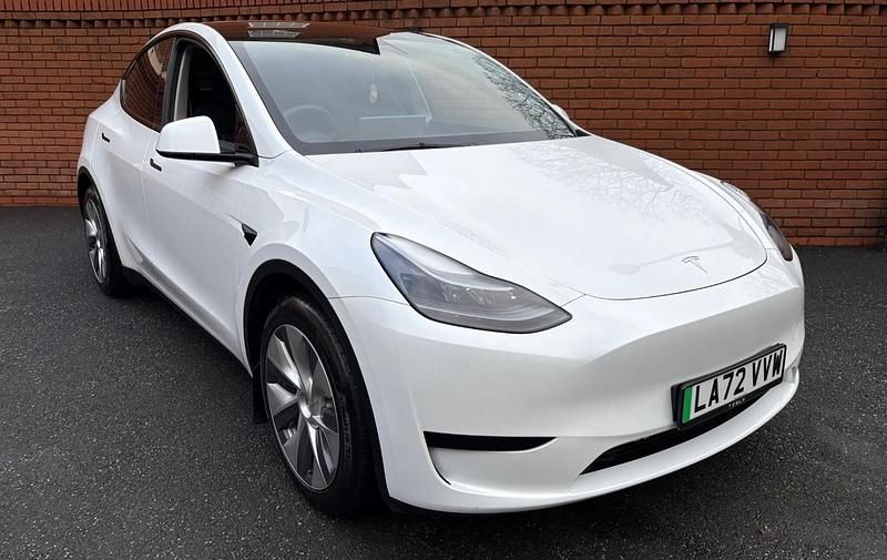 White Used 2022 Tesla Model Y RWD SUV | £19,495 (Fair price) - Image 1/4