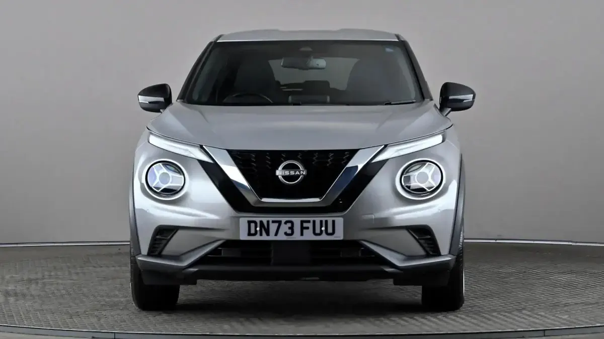 Used Nissan Juke N-Connecta 114 HP (83 kW) 2024 Silver SUV
