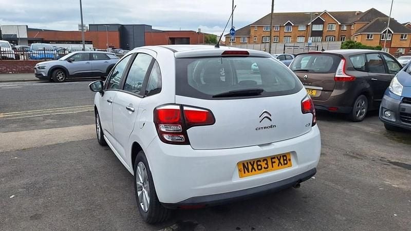 Used Citroën C3 VTR Sport 68 HP (50 kW) 2013 White Hatchback
