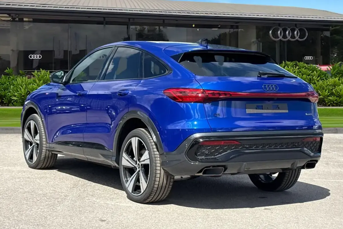 New Audi Q5 Sportback Black Edition 2026 Blue SUV