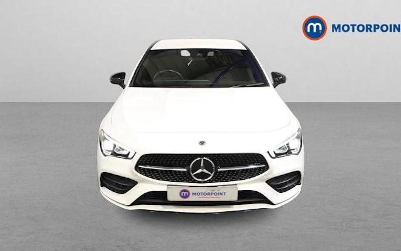 Begagnad Mercedes CLA200 Executive 163 HK (119 kW) 2022 Vit Sedan