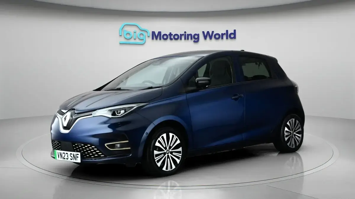 Used Renault Zoe Techno 100 kW (136 HP) 2023 Blue Hatchback