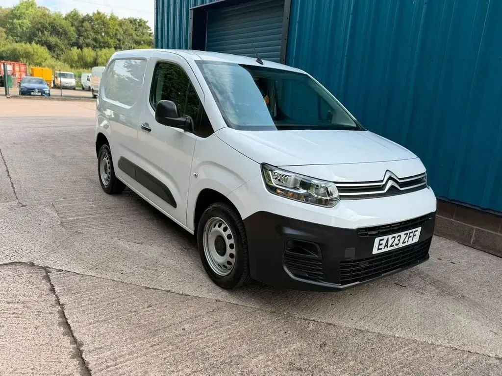 Used Citroën Berlingo 100 HP (73 kW) 2023 White MPV
