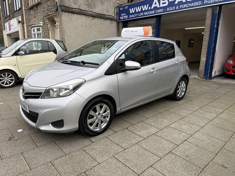 Used Toyota Yaris 2014 Silver Hatchback