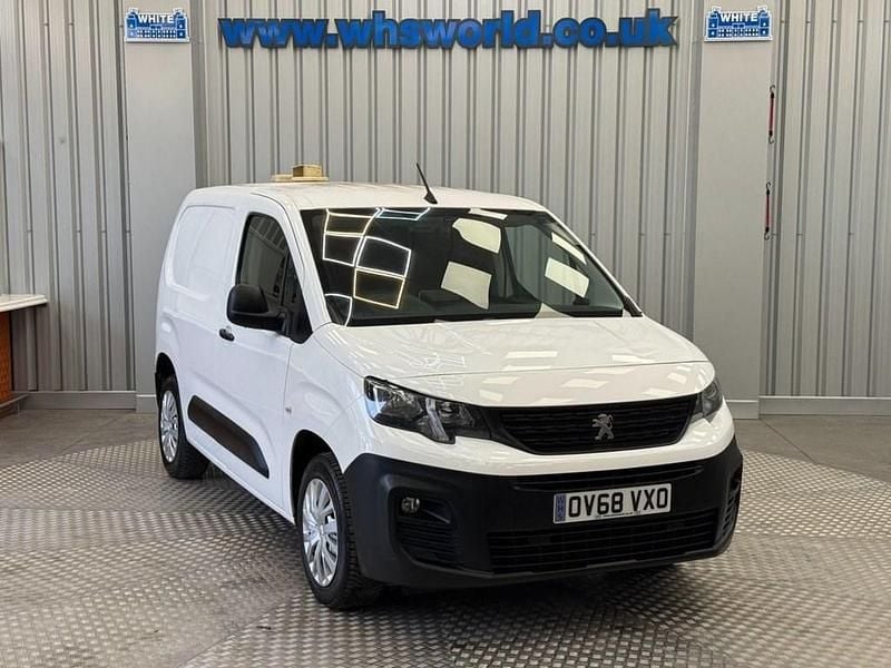 White Used 2019 Peugeot Partner Van | £4,495 (Good price) - Image 1/4
