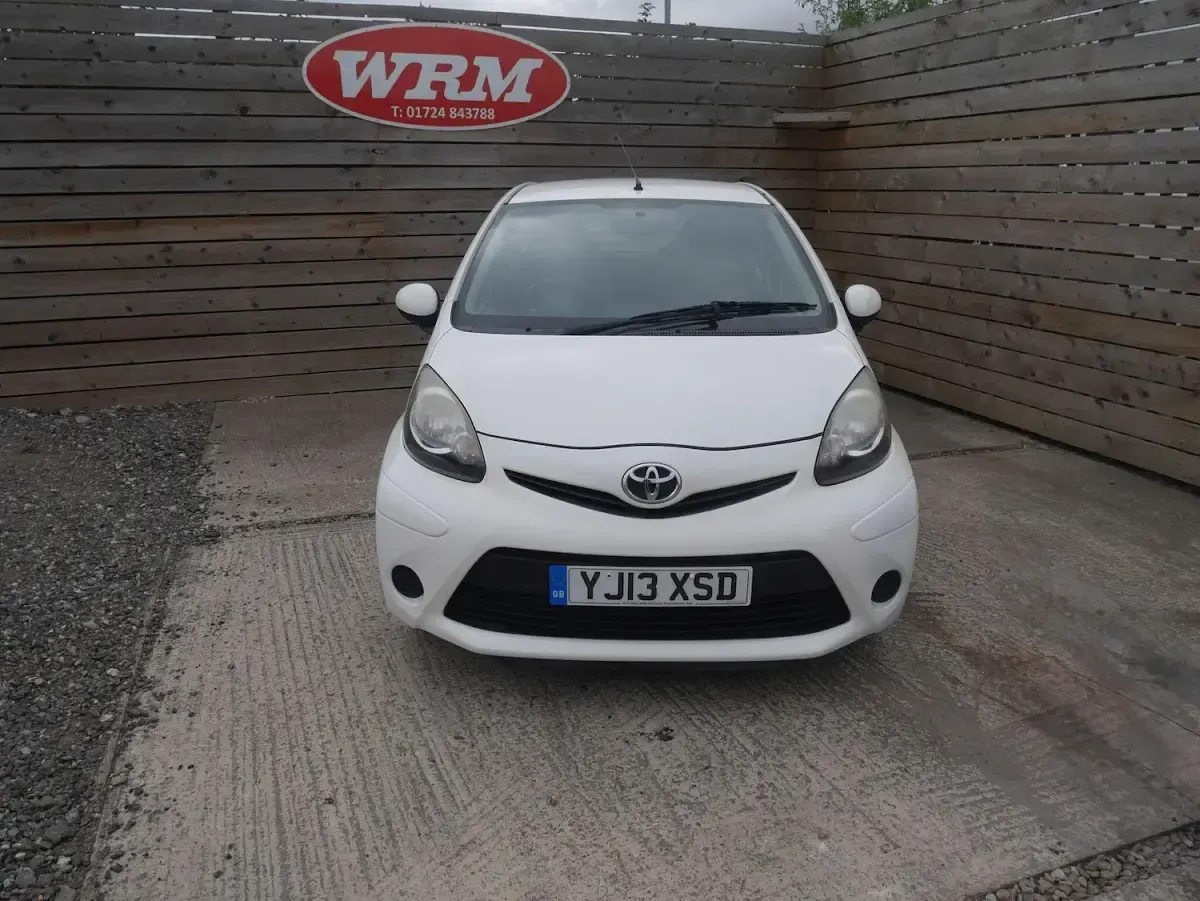 Used Toyota Aygo 68 HP (50 kW) 2013 White Hatchback