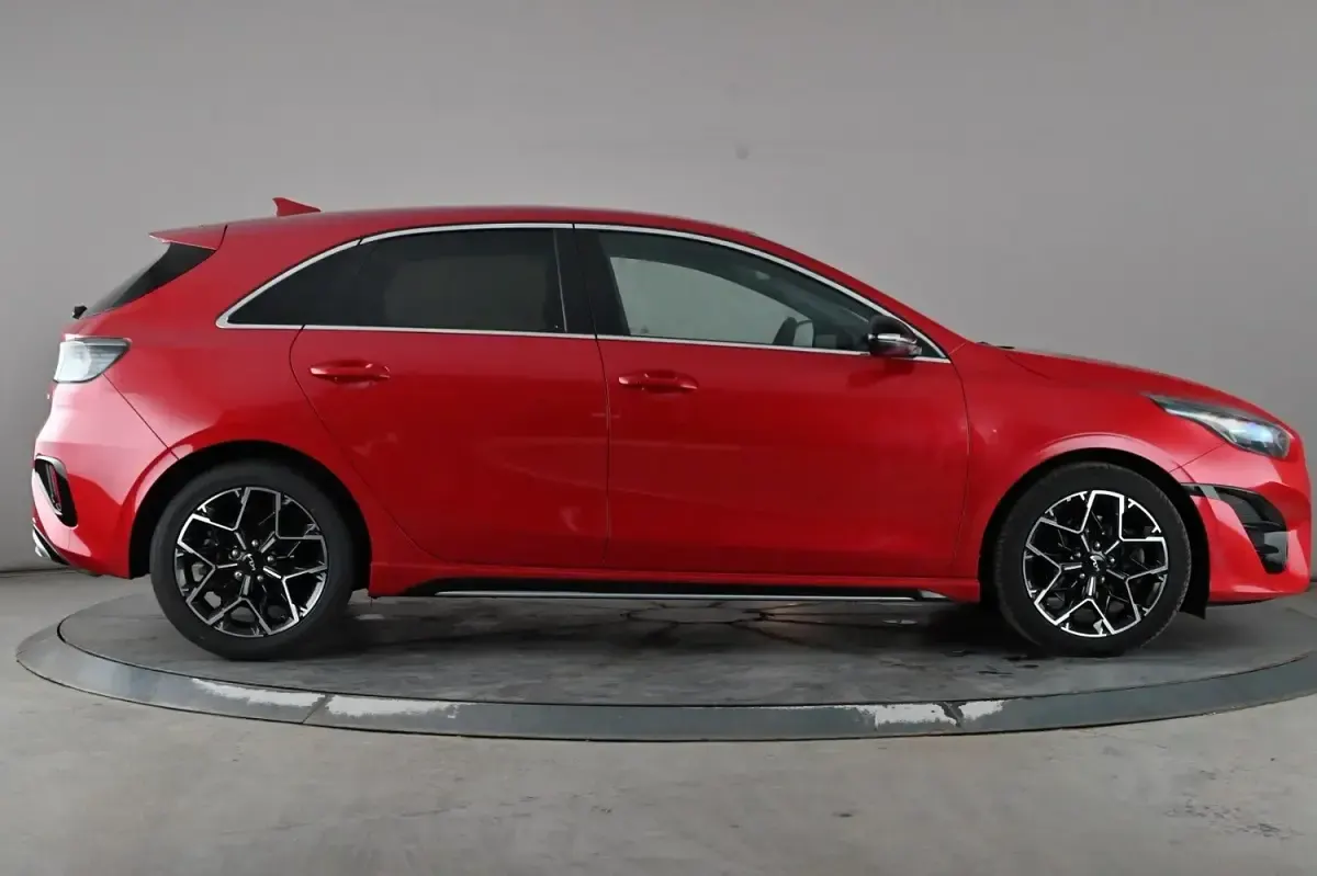 Used Kia Ceed GT GT-Line 138 HP (101 kW) 2025 Red Hatchback