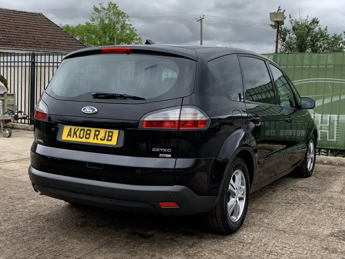 Used Ford S-MAX Zetec 100 HP (73 kW) 2008 Black MPV