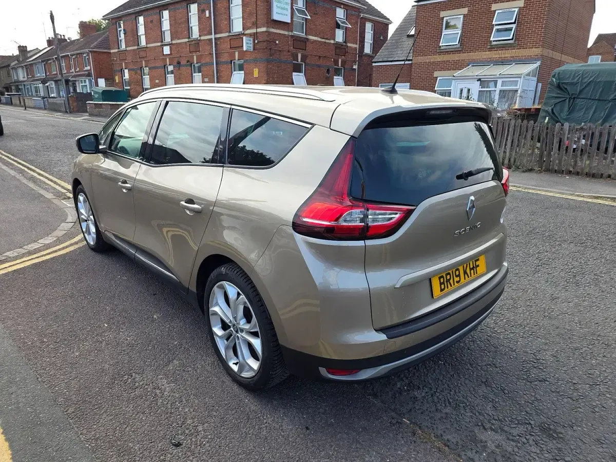 Used Renault Grand Scénic IV Iconic 140 HP (102 kW) 2019 Beige MPV