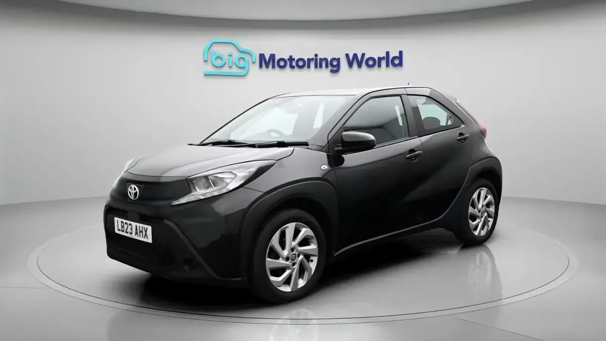 Used Toyota Aygo X PURE 72 HP (52 kW) 2023 Black SUV